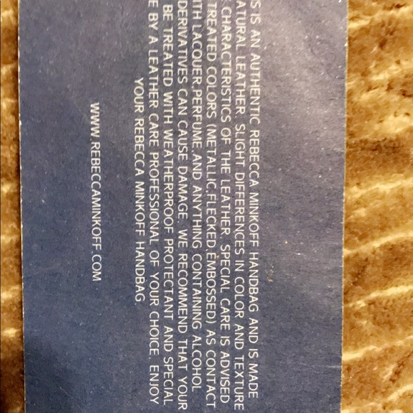 I’m selling my Rebeccaminkoff crossbody bag 🧡 - Picture 2 of 7